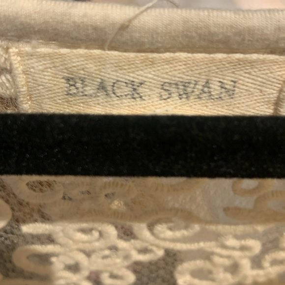 Ladies top - Picture 3 of 4